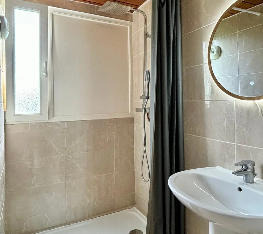 Salle d’eau d’un logement de l’immeuble de rapport — après travaux